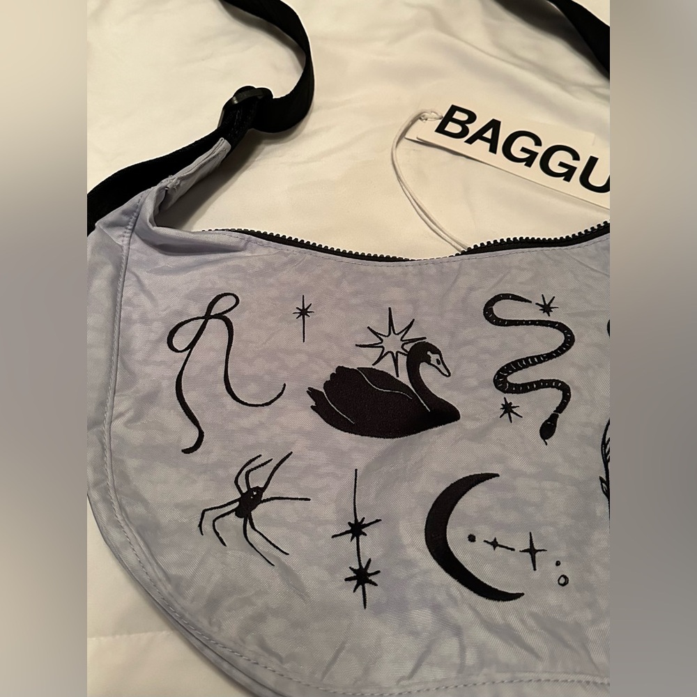 Baggu nylon crescent bag nwt - Picture 3 of 6